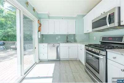 443 Mount Prospect Avenue, Clifton, NJ 07012 - Photo 8