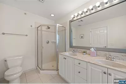177 Winchester Court 262 #262, Clifton, NJ 07013 - Photo 16
