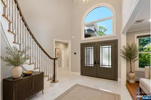 1152 Cumbermeade Rd, Fort Lee, NJ 07024 - Photo 4
