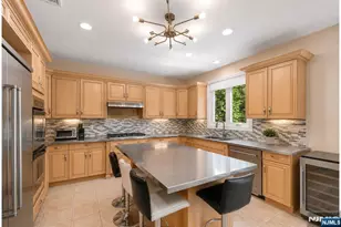 1152 Cumbermeade Rd, Fort Lee, NJ 07024 - Photo 16