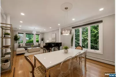 1152 Cumbermeade Road, Fort Lee, NJ 07024 - Photo 10