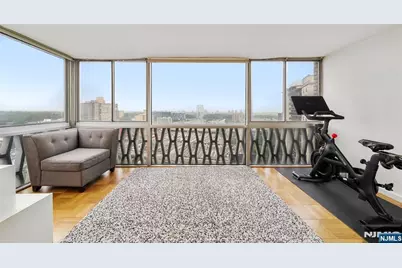 2100 Linwood Avenue 19V #19V, Fort Lee, NJ 07024 - Photo 4