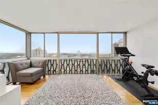 2100 Linwood Ave 19V, Fort Lee, NJ 07024 - Photo 4