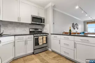 2000 Linwood Ave 15P, Fort Lee, NJ 07024 - Photo 10