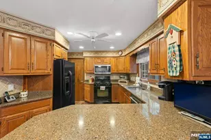 14 Poplar St, Dumont, NJ 07628 - Photo 12