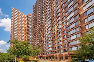 100 Old Palisade Road 3906, Fort Lee, NJ 07024 - Photo 2