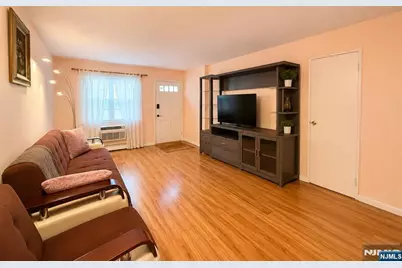 725 Joralemon Street 31 #31, Belleville, NJ 07109 - Photo 4