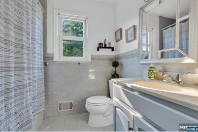 321 Farnham Avenue, Lodi, NJ 07644 - Photo 32