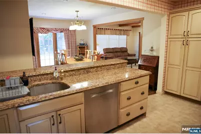 270 Kensington Road, River Edge, NJ 07661 - Photo 14