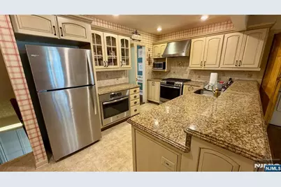 270 Kensington Road, River Edge, NJ 07661 - Photo 12