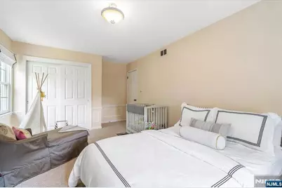 329 Glenwood Avenue, Leonia, NJ 07605 - Photo 24