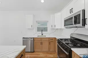 26 Parkhurst St, Newark, NJ 07114 - Photo 10