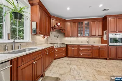 41 Wildwood Road, Saddle River, NJ 07458 - Photo 12