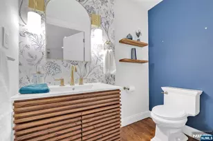 1025 Maple Dr, New Milford, NJ 07646 - Photo 24