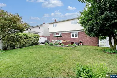393 New Bridge Road, Bergenfield, NJ 07621 - Photo 32