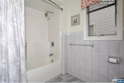 393 New Bridge Road, Bergenfield, NJ 07621 - Photo 24