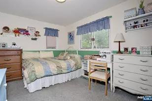 393 New Bridge Rd, Bergenfield, NJ 07621 - Photo 20