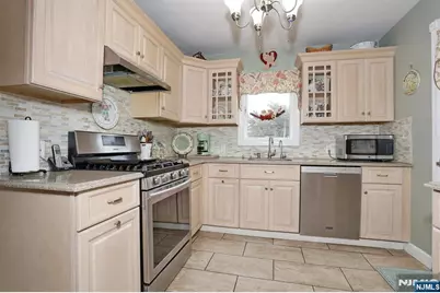 393 New Bridge Road, Bergenfield, NJ 07621 - Photo 10