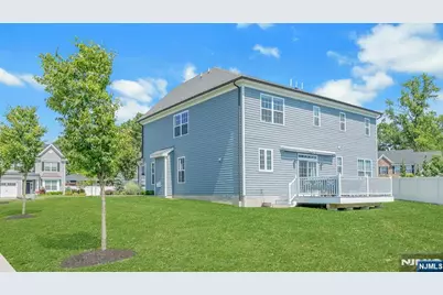 10 Bares Court, Little Ferry, NJ 07643 - Photo 36