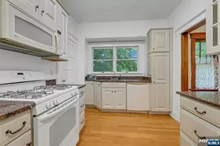 122 Washington Ave, New Milford, NJ 07646 - Photo 12