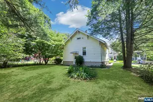 122 Washington Ave, New Milford, NJ 07646 - Photo 4