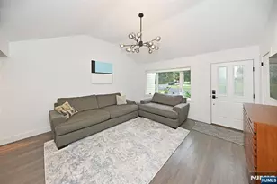621 Stanley Pl, River Vale Township, NJ 07675 - Photo 2