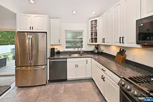 621 Stanley Pl, River Vale Township, NJ 07675 - Photo 8