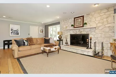 252 Bayberry Lane, Franklin Lakes, NJ 07417 - Photo 12