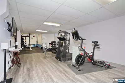 252 Bayberry Lane, Franklin Lakes, NJ 07417 - Photo 32