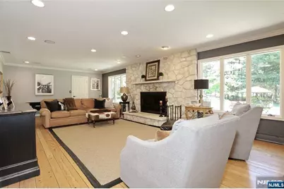 252 Bayberry Lane, Franklin Lakes, NJ 07417 - Photo 10