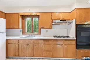 5 Lexington Ave, Wallington, NJ 07057 - Photo 14