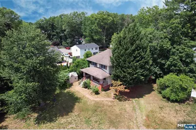 8 Brian Court, Pequannock Township, NJ 07440 - Photo 2
