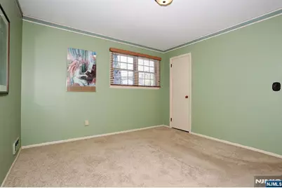 140 Carlyle Court, Carlstadt, NJ 07072 - Photo 12