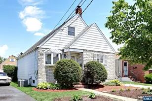 140 Carlyle Ct, Carlstadt, NJ 07072 - Photo 32