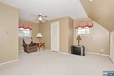 140 Carlyle Court, Carlstadt, NJ 07072 - Photo 16