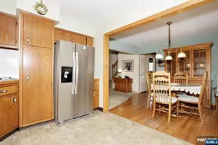 140 Carlyle Ct, Carlstadt, NJ 07072 - Photo 10