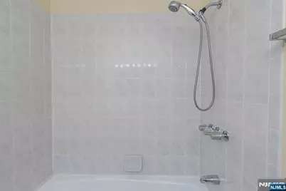 300 Gorge Road 2 #2, Cliffside Park, NJ 07010 - Photo 26