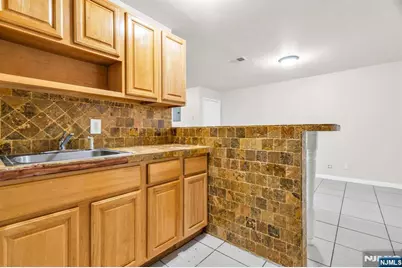 285 6th Street, Newark, NJ 07103 - Photo 38