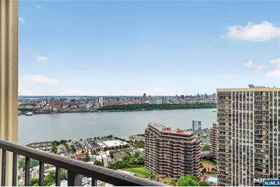 300 Winston Drive C3111 #C3111, Cliffside Park, NJ 07010 - Photo 4