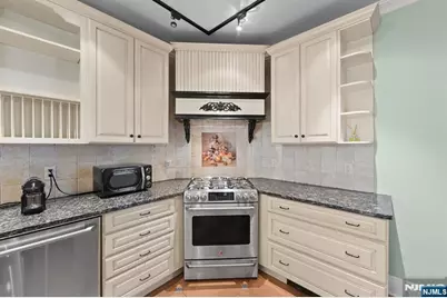 308 Demarest Avenue, Closter, NJ 07624 - Photo 10