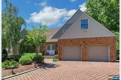 42-09 Cosgrove Court, Fair Lawn, NJ 07410 - Photo 2