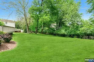 42-09 Cosgrove Ct, Fair Lawn, NJ 07410 - Photo 36