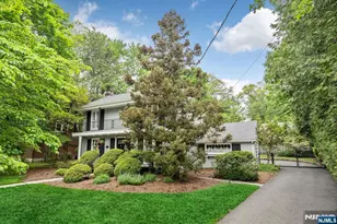 37 Van Dyke Dr, Ho Ho Kus, NJ 07423 - Photo 2