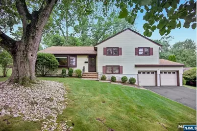 19 Bear Brook Lane, Livingston, NJ 07039 - Photo 4