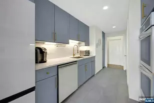 900 Palisade Ave 17C, Fort Lee, NJ 07024 - Photo 22