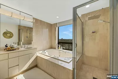 900 Palisade Avenue 17C #17C, Fort Lee, NJ 07024 - Photo 28