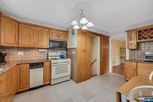 1 Buena Vista Ave, Hawthorne, NJ 07506 - Photo 8