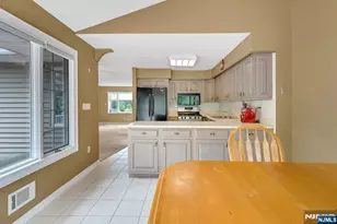 42 Heatherhill Rd, Cresskill, NJ 07626 - Photo 14