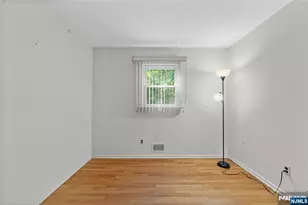 33 Walter Dr, Bloomingdale, NJ 07403 - Photo 18