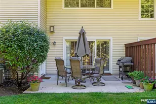 10 Camlet Ct 9010, Roseland, NJ 07068 - Photo 8